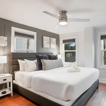 Prime Location W King Accommodations Near Downtown